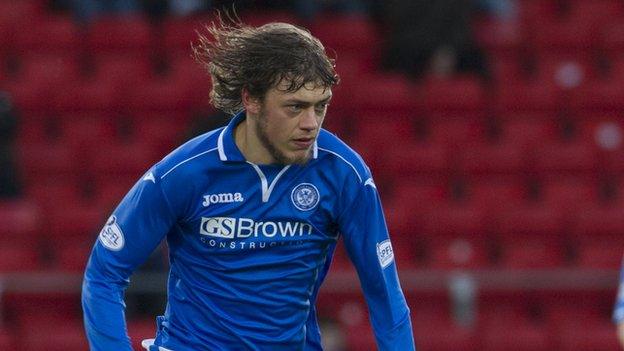 St Johnstone midfielder Murray Davidson