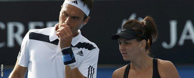 Ross Hutchins and Casey Dellacqua