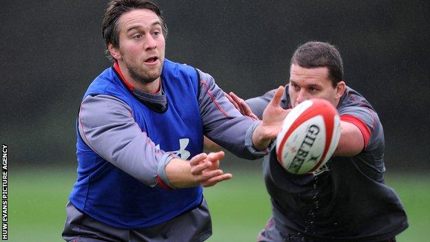 Ryan Jones in training with Wales team-mate Ian Evans