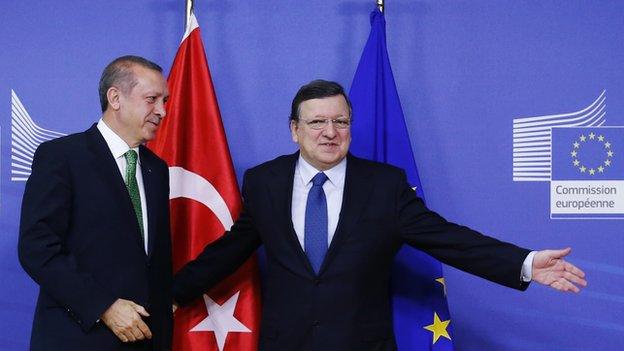 Turkey's PM Recep Tayyip Erdogan (left) with EU Commission President Jose Manuel Barroso in Brussels, 21 Jan 14