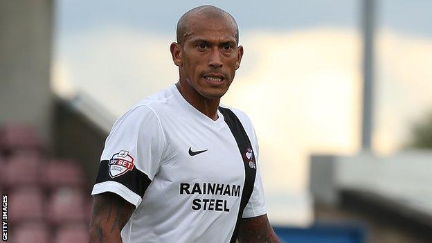 Chris Iwelumo