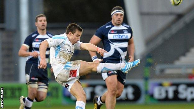 Elliott Davies in action against Sale Sharks