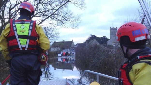 Humanitarian boat arrives at Muchelney