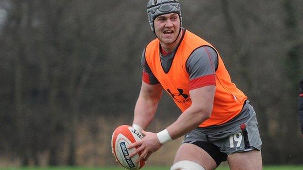 Wales flanker Dan Lydiate