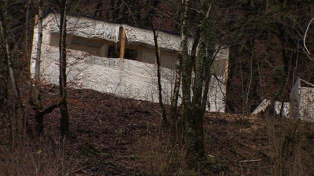 Military hide on road to Sochi