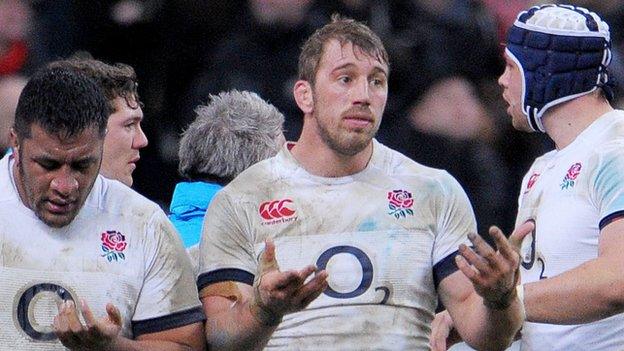 England players look dejected after losing to France in the Six Nations Championship