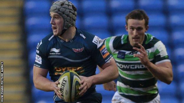 Jonathan Davies making his comeback for the Scarlets against London Irish