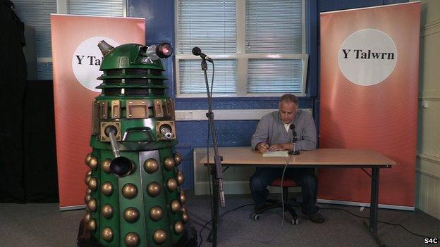 Daleks yn y Talwrn? Rhowch eich punchline YMA