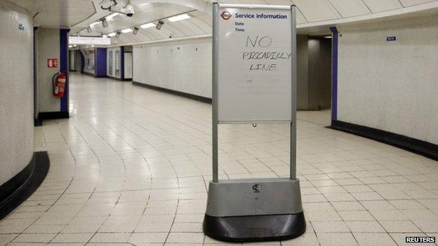 A service information board states "No Piccadilly Line"