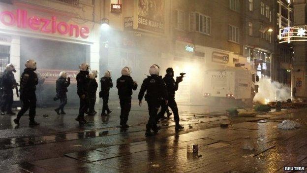 riot police Istanbul 08 Feb 14