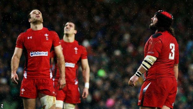 Jamie Roberts, Sam Warburton and Adam Jones watch a Jonathan Sexton penalty