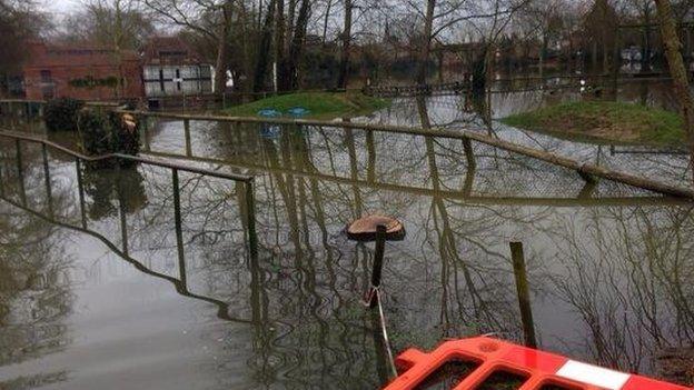 Wraysbury flooding