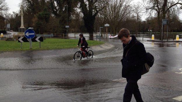 Flooding in Shepperton