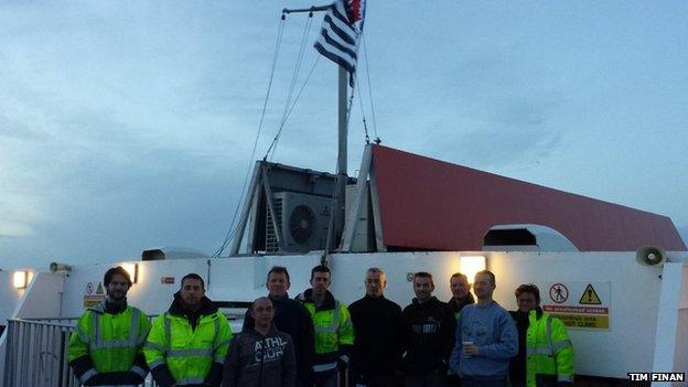 French crew raise the Breton flag