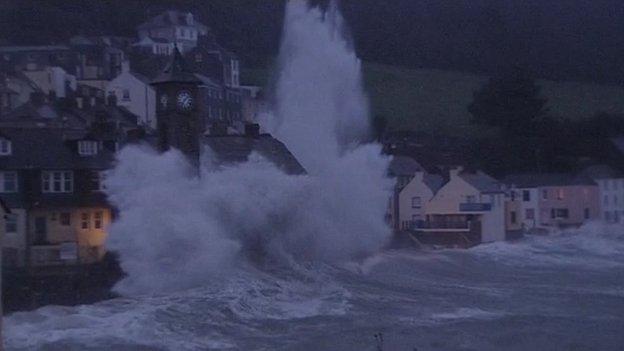 Kingsand is hit by a huge wave