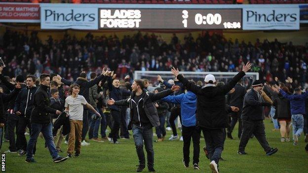 Sheffield United supporters celebrate their side's FA Cup win over Nottingham Forest