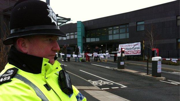 protest Cyffordd Llandudno