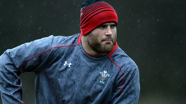 Centre Jamie Roberts