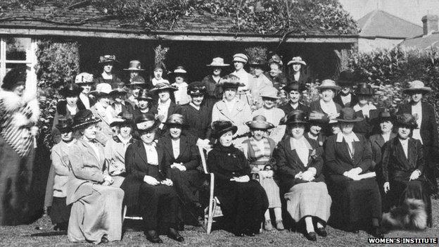 Members of the first Women's Institute meet in 1920