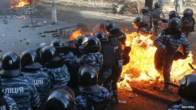 Riot police fight protesters in Kiev. Photo: 18 February 2014