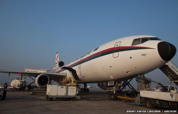 DC-10 awaiting take off