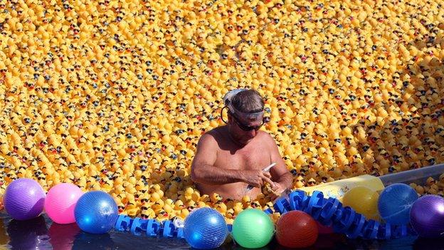 Rubber ducks racing in Cancun