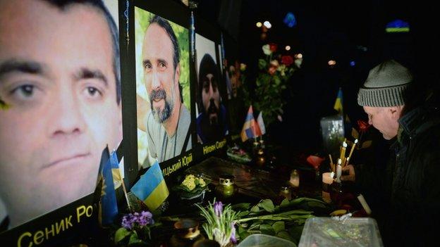 Vigil for dead protesters in Kiev (20 February 2014)