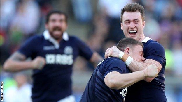 Duncan Weir (left) with his team-mate Matt Scott in Rome