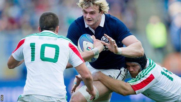 Richie Gray in action against Italy