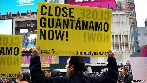 People protesting against Guantanamo