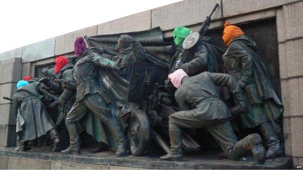 Photo of a soviet monument in Sofia (17 August 2013)