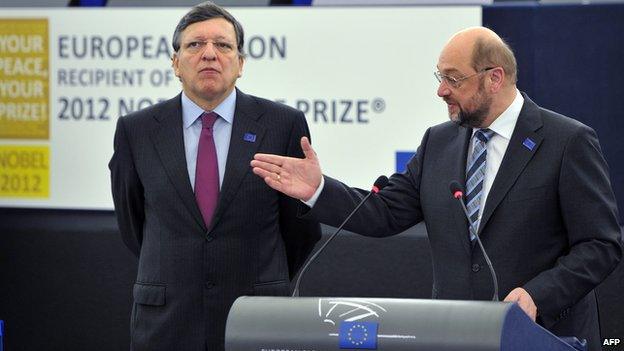 EU Commission President Jose Manuel Barroso (left) and Socialist candidate to succeed him Martin Schulz, Dec 2012