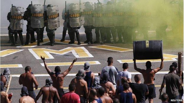 Rio de Janeiro riot police training