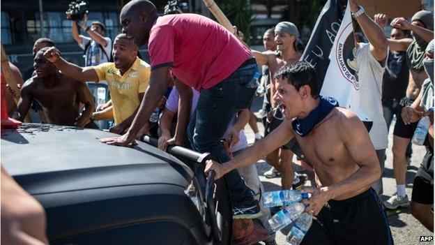 Rio de Janeiro riot police training