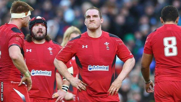 Gethin Jenkins (centre) amongst the Wales pack