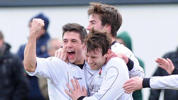 Queen's beat Bangor 3-2 in Saturday's Irish Cup quarter-final