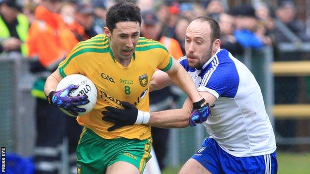 Rory Kavanagh is challenged by Gavin Doogan in Letterkenny