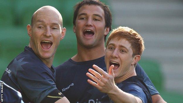 Ryan Hodson (centre) playing for Melbourne Rebels