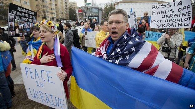 Ukraine protest outside the Russian embassy in Washington. 2 March 2014