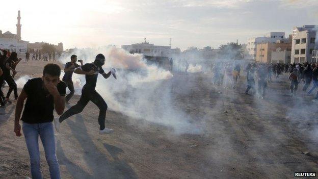 Anti-government protesters in Daih (3 March 2014)