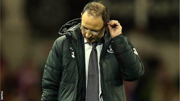 Martin O'Neill sees the game unravelling for his Republic of Ireland side in Dublin