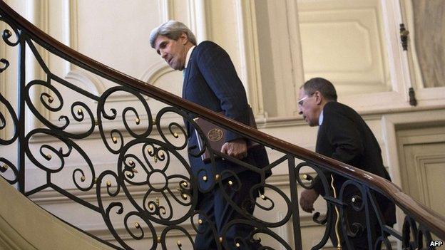 US Secretary of State John Kerry (left) and his Ukrainian counterpart Sergei Lavrov in Paris. Photo: 5 March 2014