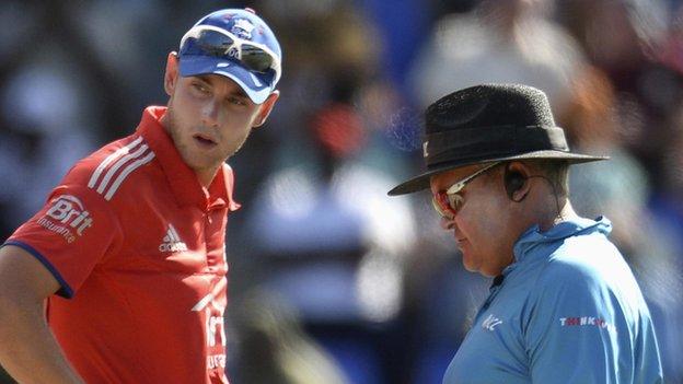 Stuart Broad and umpire Marais Erasmus