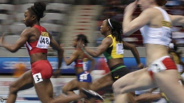 Veronica Campbell-Brown (second right)