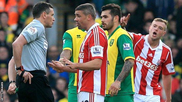 Jonathan Walters sent off