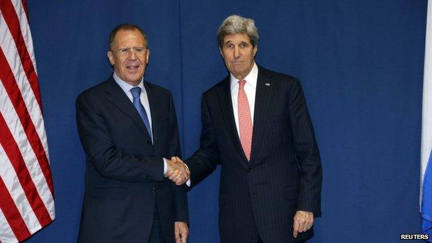 Russian Foreign Minister Sergei Lavrov (left) and US Secretary of State John Kerry in Rome (6 March 2014)