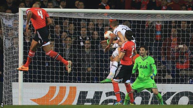 Luisao scores for Benfica