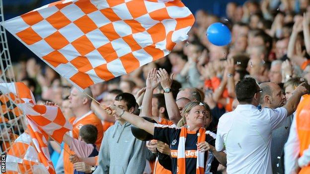 Luton Town fans