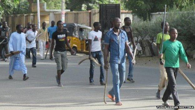 Self-defence groups in Maiduguri (14/03/14)
