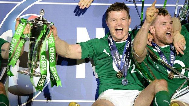 Brian O'Driscoll holds the Six Nations trophy